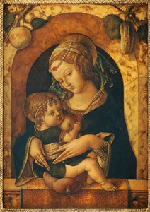 Die Madonna und das Kind an einer Marmorkante von Carlo Crivelli