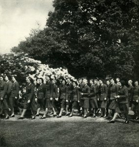 Außer Dienst, um 1943 von Cecil Beaton