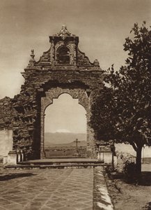 Mexiko: Eingang zum Atrium der Kirche von Acatepec von Cecile Seler Sachs