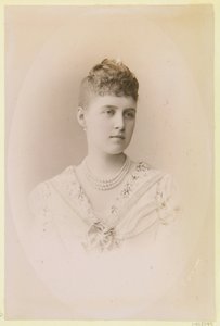 Porträt von Großfürstin Alexandra Georgijewna von Russland