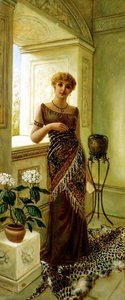 Klassische Frau am Fenster