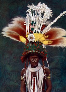 Ein Roro-Häuptling, gekleidet für einen zeremoniellen Tanz, Papua-Neuguinea, 1920