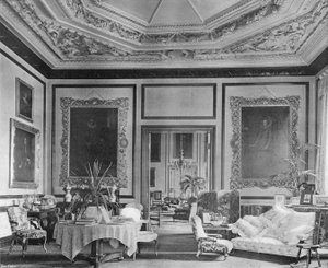 Das Vorzimmer von Charles Latham