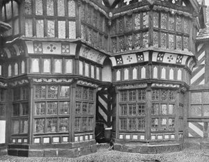 Die Zwei Buchten im Innenhof von Charles Latham