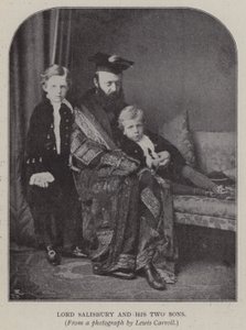 Lord Salisbury und seine zwei Söhne (s/w Foto) von Charles Lutwidge Dodgson
