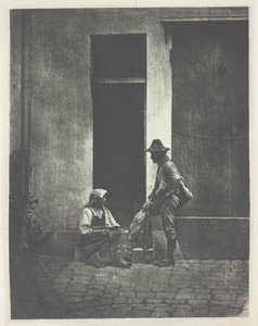 Pifferaro stehend und italienische Bäuerin sitzend, im Hof des 21 Quai Bourbon von Charles Nègre