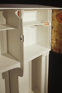 Weißer Schrank entworfen für Mrs. Rowat, 1902