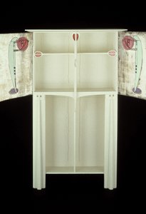 Weißer Schrank entworfen für Mrs. Rowat, 1902 von Charles Rennie Mackintosh