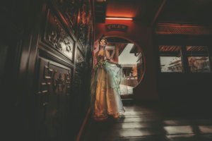Goldenes Kleid Mondtor von Che Abu Bakar
