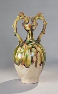 Amphore mit Drachenkopfgriffen, Tang-Dynastie, 618-907