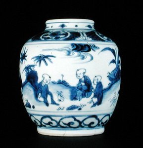 Blau-weiße Vase, bemalt mit Jungen mit einem Hasen, Wanli oder Chongzheng, 1600-30 von Chinese School
