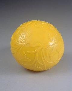 Geschnitzte Schale, Qianlong-Periode (1736-95)