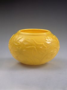 Geschnitzte Schale, Qianlong-Periode (1736-95)