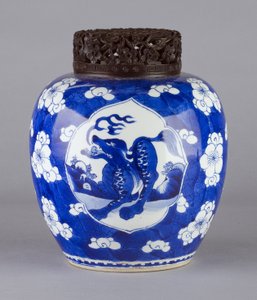 Krug (mit Deckel und Drachendesign), 1662-1722 (Keramik)