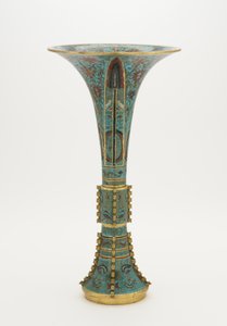 Vase in Form eines archaischen Gu, 1662-1722 von Chinese School