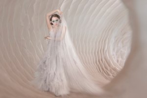 Elegante Verschleierte Frau von Christine von Diepenbroek