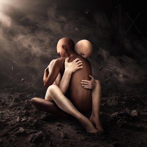 Dunkle Umarmung von Christophe Kiciak