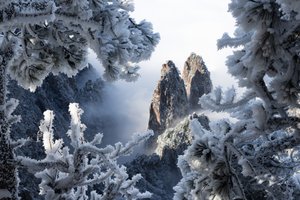 Majestätische Wintergipfel
