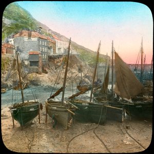 Fischereiflotte bei Ebbe, Polperro, Cornwall, späte 19. oder frühe 20. Jahrhundert