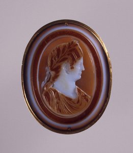 Porträt von Agrippina der Jüngeren, Ehefrau des Kaisers Claudius (Kamee) von Classical Antiquities