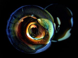 Schillernde Glasorbs