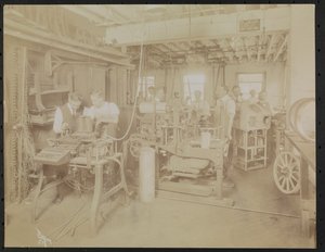 Dressler & Co. Filmstudio mit arbeitenden Männern, New York von Company Byron