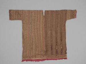 Ärmeltunika, ca. 1300-1470 (Baumwolle & Kamelidenfaser)