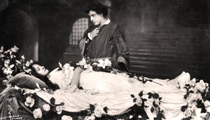 Matheson Lang und Nora Kerin in einer Szene aus Romeo und Julia, 1908 von Daily Mirror Studios