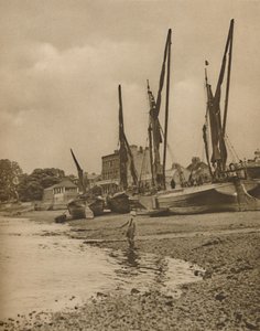 Bargen auf Grund bei Mortlake mit der Ebbe, um 1935