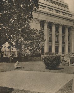 Kinder spielen dort, wo einst das Schafott blutete, um 1935