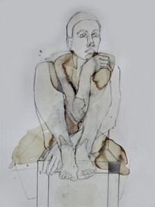 Nachdenkliche sitzende Figur von Doris Schmitz