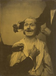 Ein falscher, unvollständiger Ausdruck von angenehmer Überraschung oder Bewunderung von Duchenne de Boulogne
