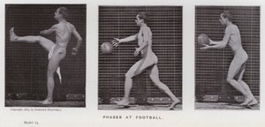 Die menschliche Figur in Bewegung: Phasen beim Fußball