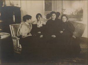 Paule Gobillard, Jeannie Gobillard, Julie Manet und Geneviève Mallarmé, 1895