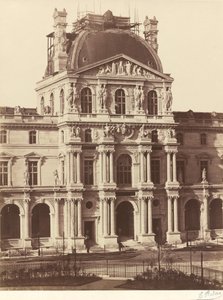 Ansicht des Louvre