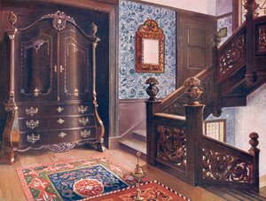 Geschnitzter Walnuss-Bombe-Armoire mit gejagten Beschlägen