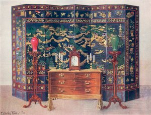 Geschwungener Kommodentisch - Chippendale unter französischem Einfluss. Eingravierter und erhabener lackierter achtteiliger Paravent - Chinesisch