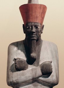 Statue von Mentuhotep II (bemalter Sandstein)