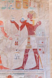 Basreliefbild eines Pharaos, der Opfer darbringt, Hatschepsut-Tempel von Deir el-Bahari, Luxor, Ägypten (Foto) von Egyptian 18th Dynasty