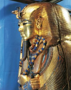Ägyptische Zivilisation, Sarkophag von Tutanchamun, verziert mit Gold und Halbedelsteinen von Egyptian 18th Dynasty