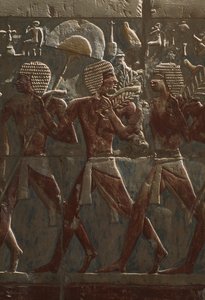 Relief einer Parade zu Ehren der Göttin Hathor (Detail) aus dem Totentempel der Hatschepsut (ca. 1503-1482 v. Chr.)