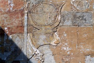 Relief mit Hathor als heilige Kuh, Totentempel der Hatschepsut, Deir el-Bahari, Thebanische Nekropole (UNESCO-Welterbeliste)