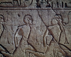 Assyrische Gefangene von Ramses II, Relief, Haupttempel von Abu Simbel (Unesco-Welterbeliste) von Egyptian 19th Dynasty
