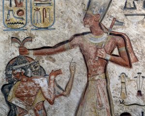 Ramses II. hält Gefangene an ihren Haaren (Detail), ägyptische Zivilisation, Neues Reich, Dynastie XIX von Egyptian 19th Dynasty