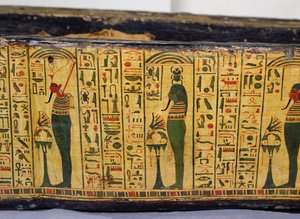 Detail der äußeren Sargbasis der Mumie von Nesyamun, möglicherweise gefunden in Deir El-Bahri, Neues Königreich, ca. 1100 v. Chr. (bemaltes Holz) von Egyptian 20th Dynasty