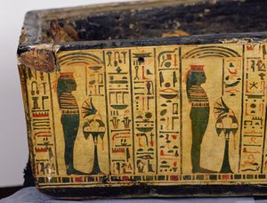Detail der äußeren Sargbasis der Mumie von Nesyamun, möglicherweise gefunden in Deir El-Bahri, Neues Reich, ca. 1100 v. Chr. von Egyptian 20th Dynasty