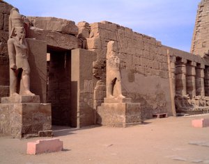 Ägyptische Antike: Ansicht des Tempels von Karnak. Ägypten