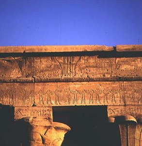 Architrav, vom Tempel des Horus von Egyptian Ptolemaic Period