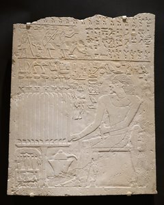 Relief aus dem Grab von Khnumti, ca. 2345-2184 v. Chr. (weißer Kalkstein) von Egyptian School