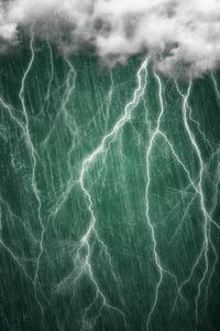 Dramatischer Blitzsturm